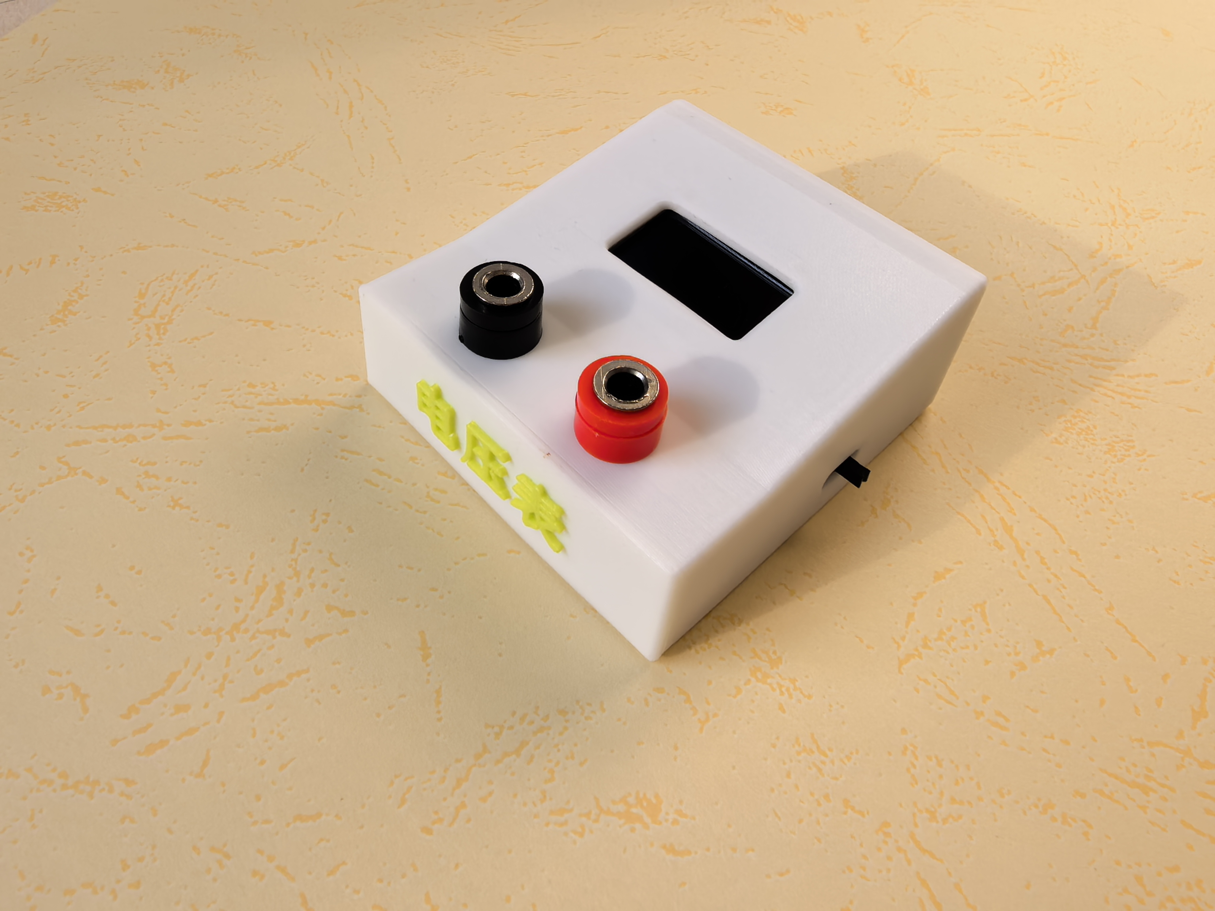 电压传感器实物图